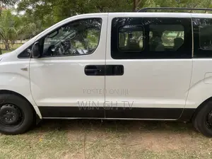 Hyundai H1 2010 White