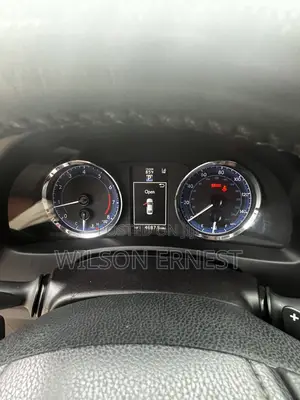 Toyota Corolla SE 4dr Sedan (1.8L 4cyl CVT) 2017