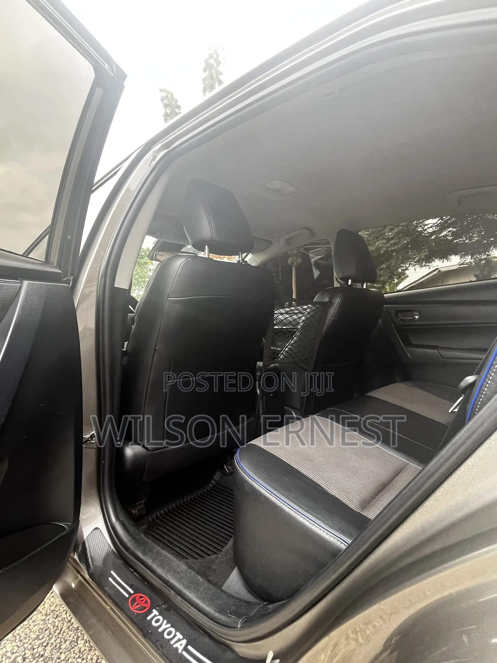 Toyota Corolla SE 4dr Sedan (1.8L 4cyl CVT) 2017
