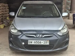 Hyundai Accent SE 2013 Silver