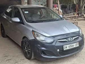 Hyundai Accent SE 2013 Silver