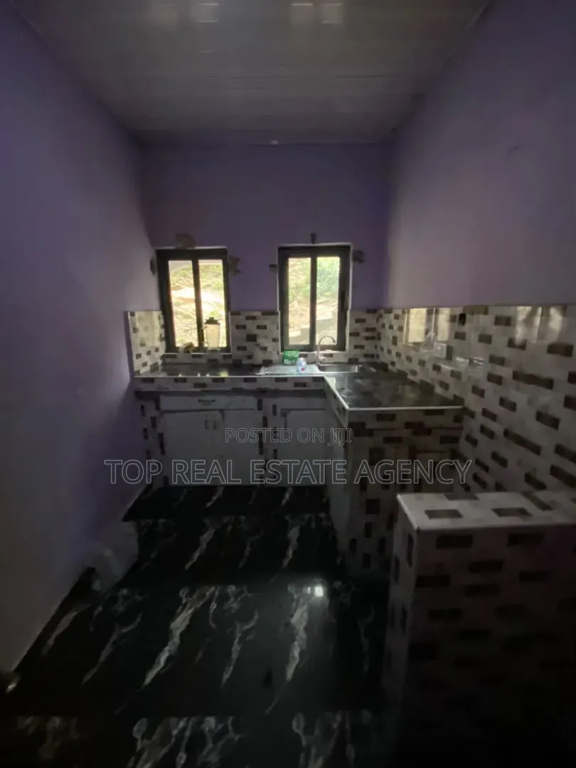 1bdrm Apartment in Sowutuom, Israel Park for rent