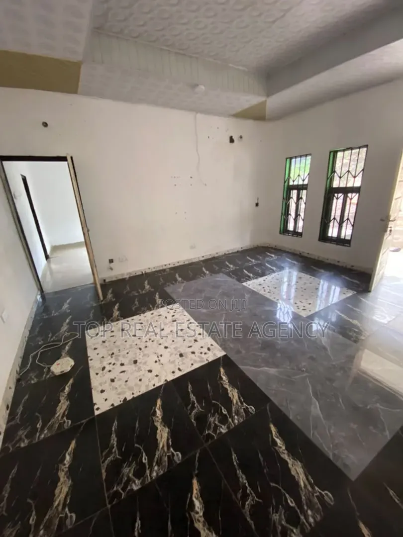 1bdrm Apartment in Sowutuom, Israel Park for rent