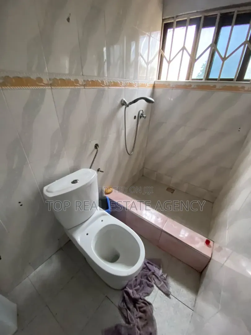 1bdrm Apartment in Sowutuom, Israel Park for rent