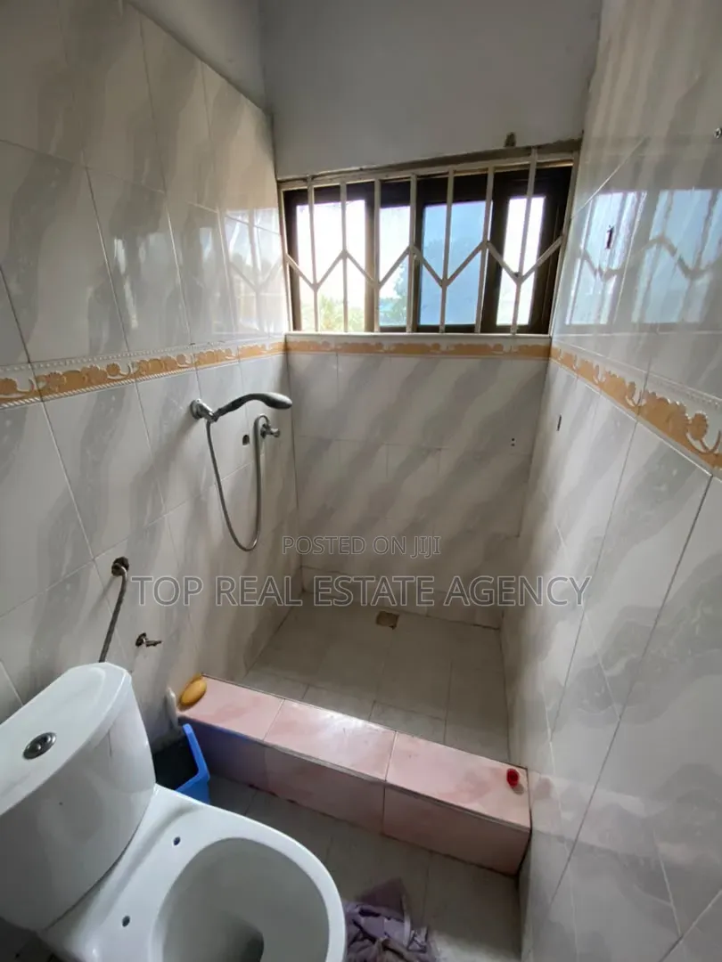 1bdrm Apartment in Sowutuom, Israel Park for rent