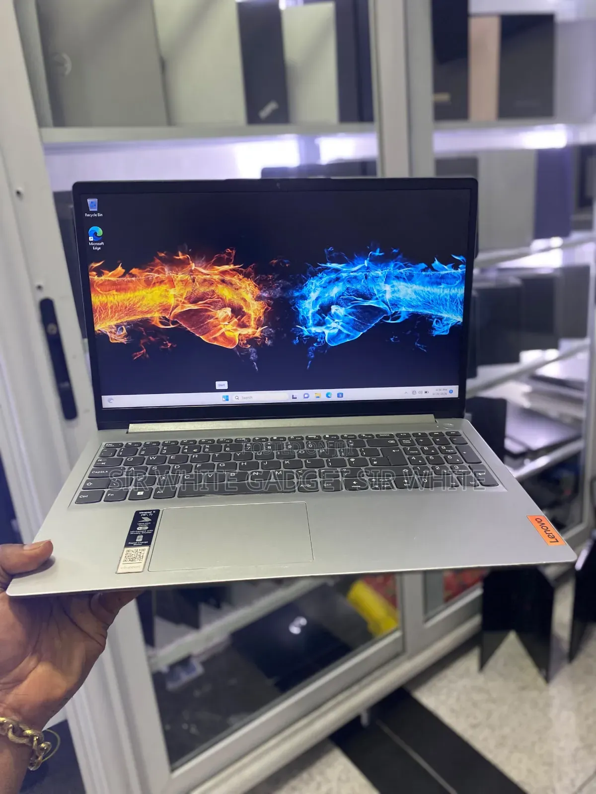 Laptop Lenovo IdeaPad 1 4GB Intel SSD 256GB