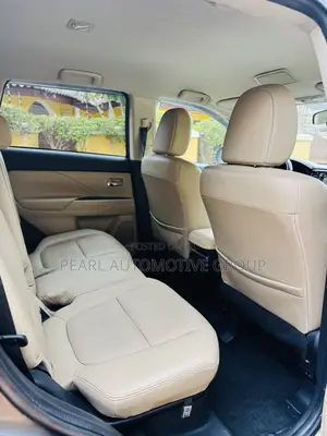 Mitsubishi Outlander SE FWD 2016 Gray