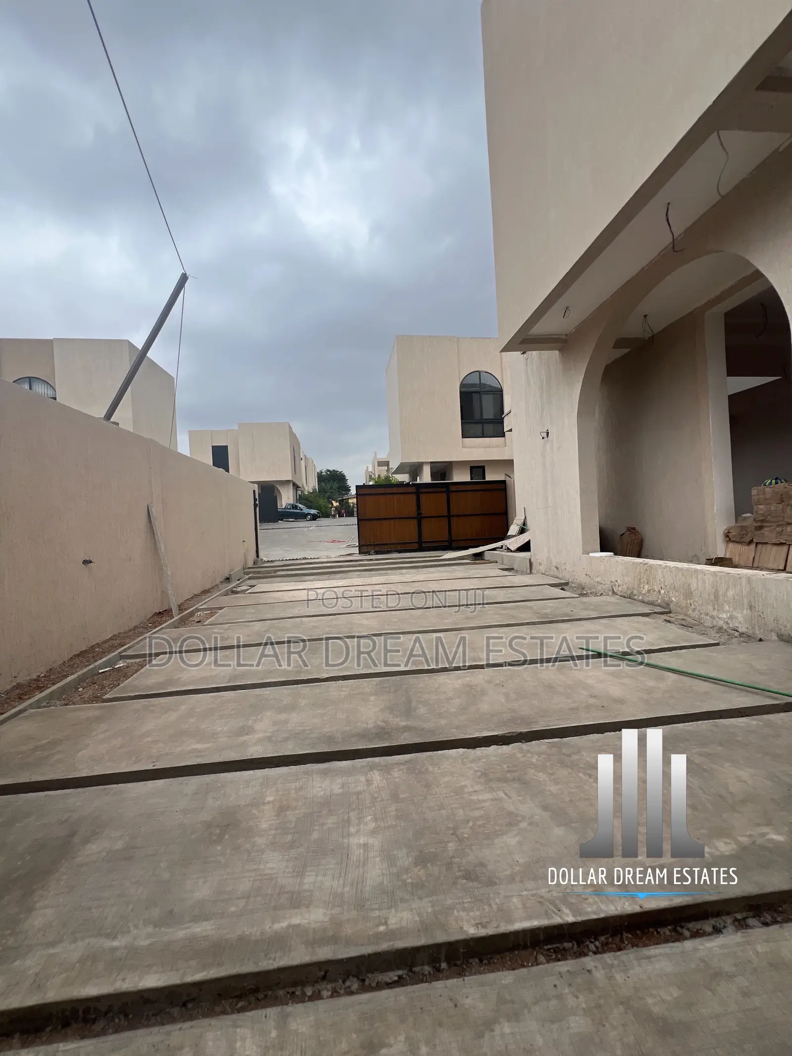 4bdrm House in East Legon for sale