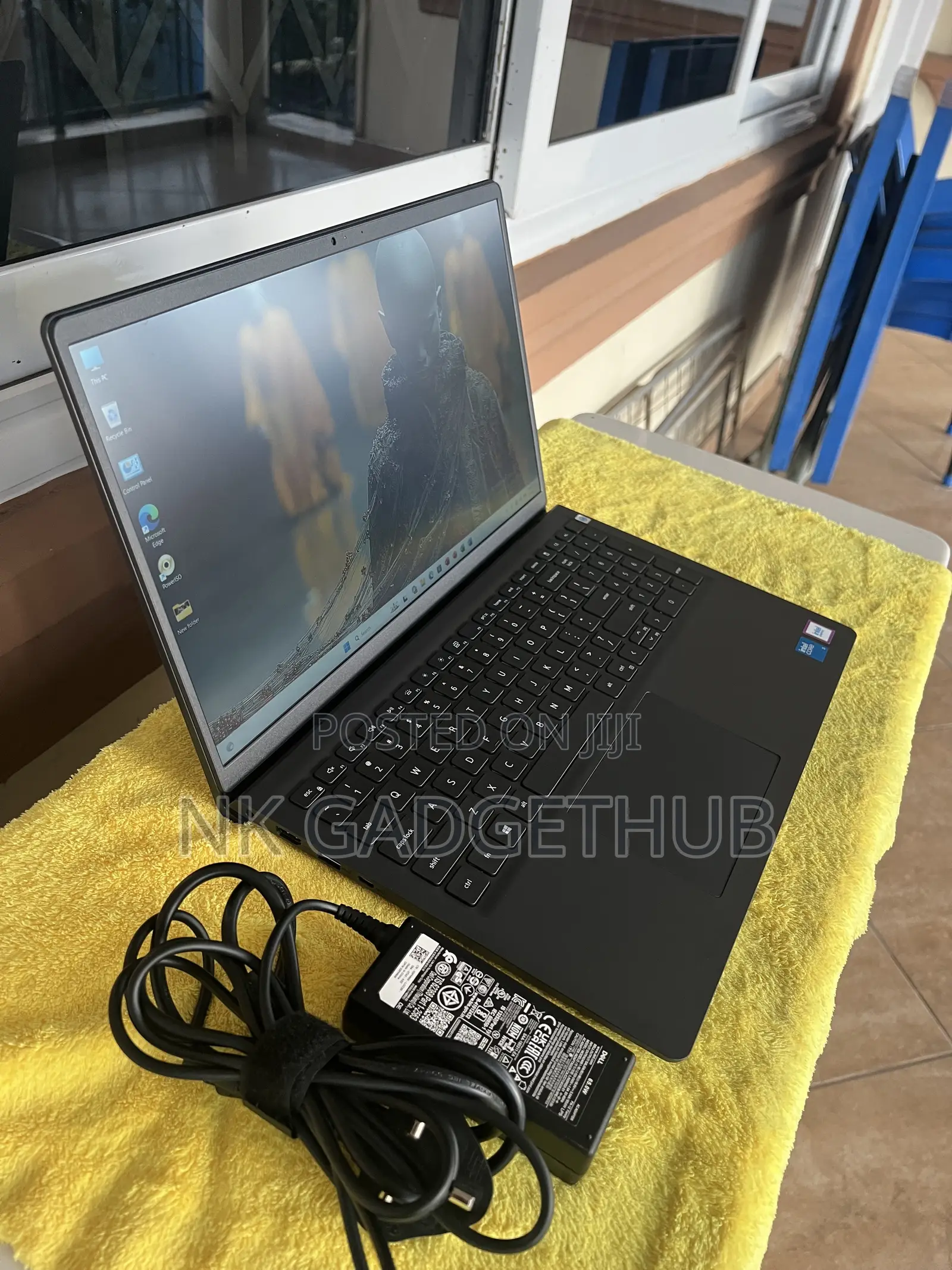 New Laptop Dell 8GB Intel Core 3 SSD 512GB