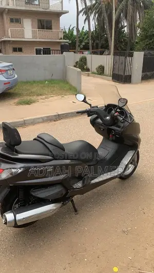 Yamaha Majesty 2023 Gray