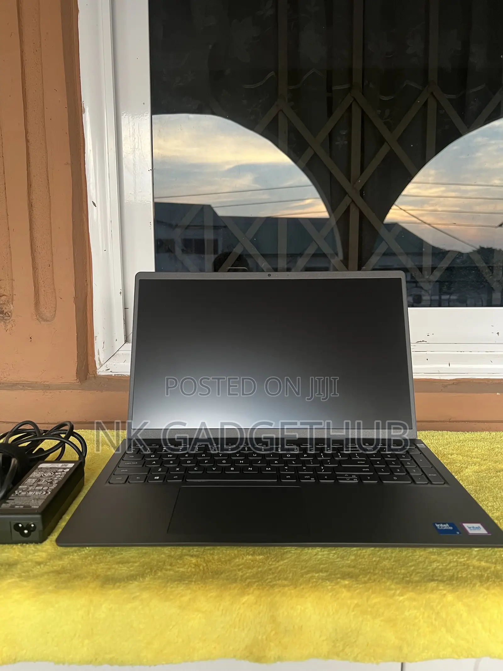 New Laptop Dell 8GB Intel Core 3 SSD 512GB
