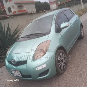 Toyota Vitz 1.3 FWD 3dr 2010 Green