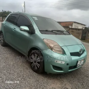 Toyota Vitz 1.3 FWD 3dr 2010 Green