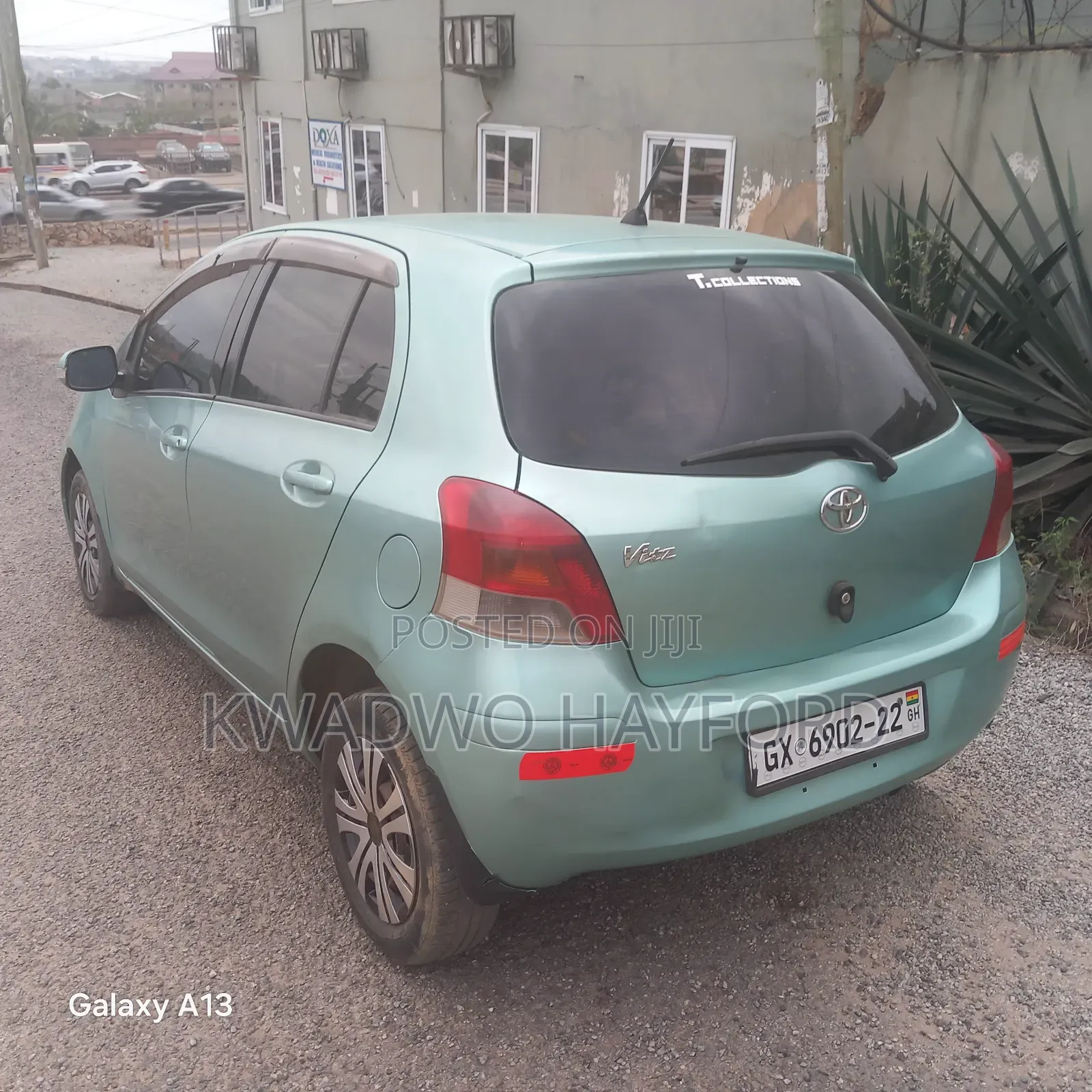 Toyota Vitz 1.3 FWD 3dr 2010 Green
