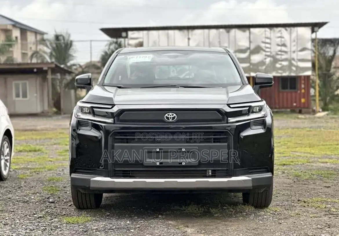 New Toyota RAV4 XLE Premium 2026 Black