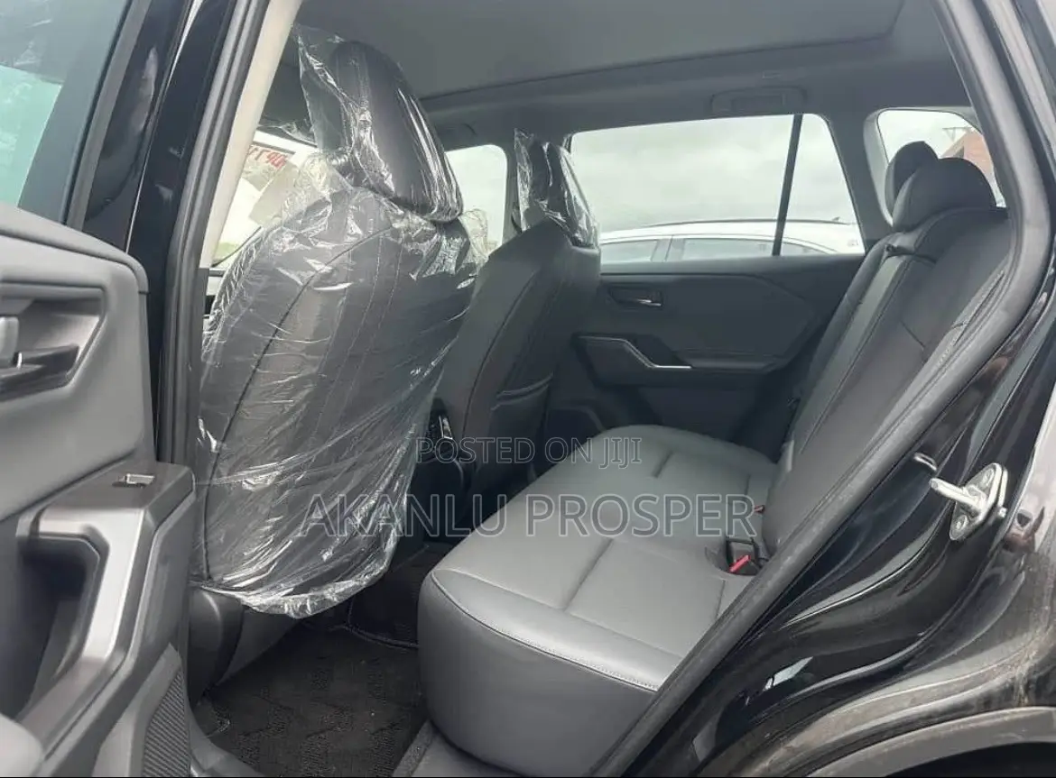 New Toyota RAV4 XLE Premium 2026 Black
