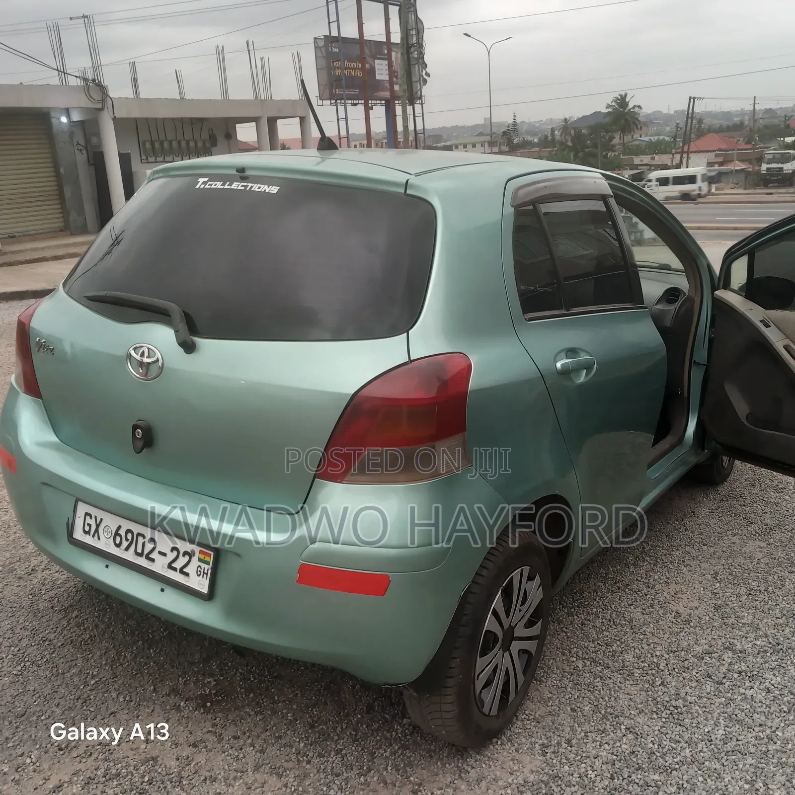 Toyota Vitz 1.3 FWD 3dr 2010 Green
