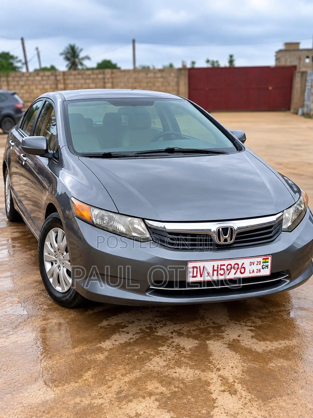 Honda Civic 1.8 5 Door Automatic 2012 Gray