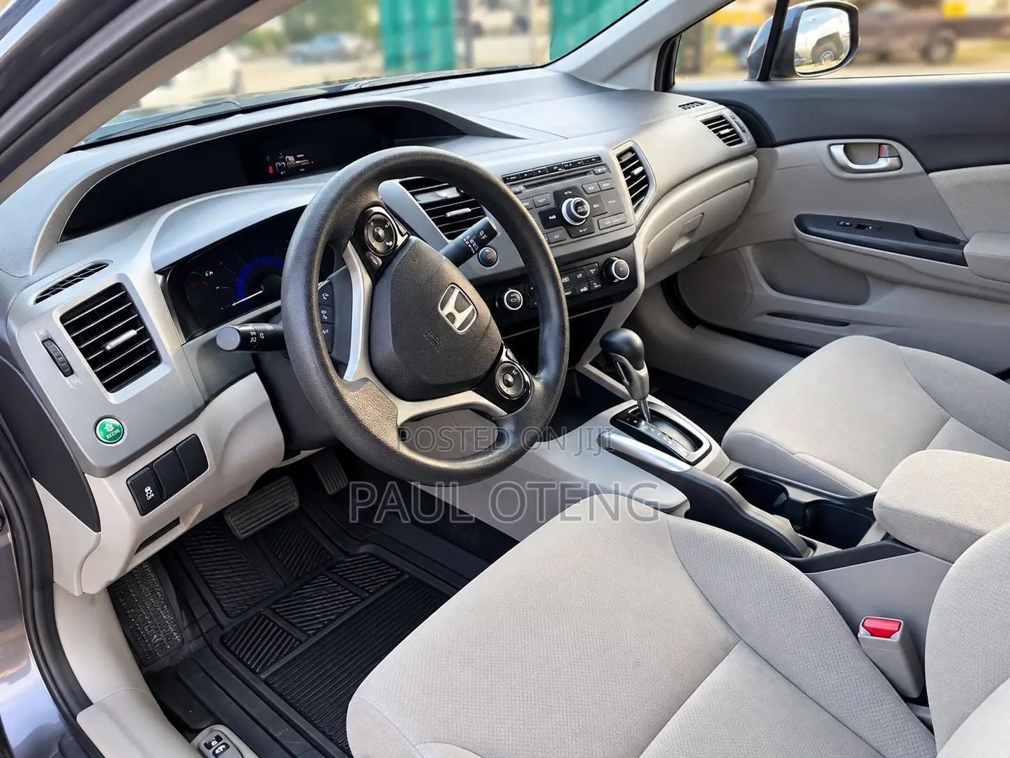 Honda Civic 1.8 5 Door Automatic 2012 Gray