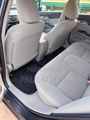 Honda Civic 1.8 5 Door Automatic 2012 Gray
