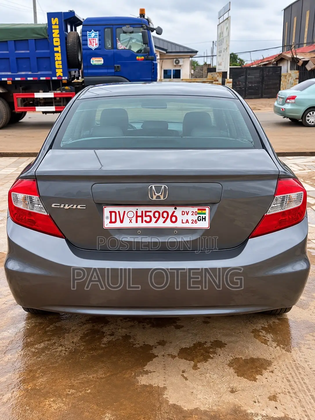 Honda Civic 1.8 5 Door Automatic 2012 Gray
