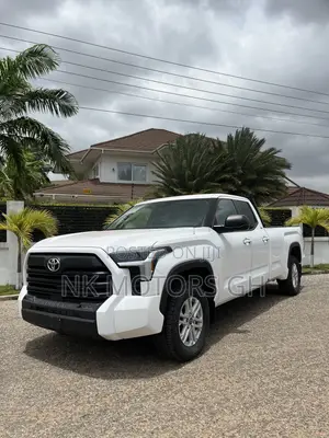 Toyota Tundra SR5 CrewMax 6.5' Bed 2024 White