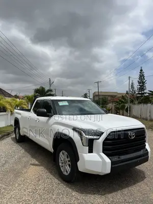 Toyota Tundra SR5 CrewMax 6.5' Bed 2024 White