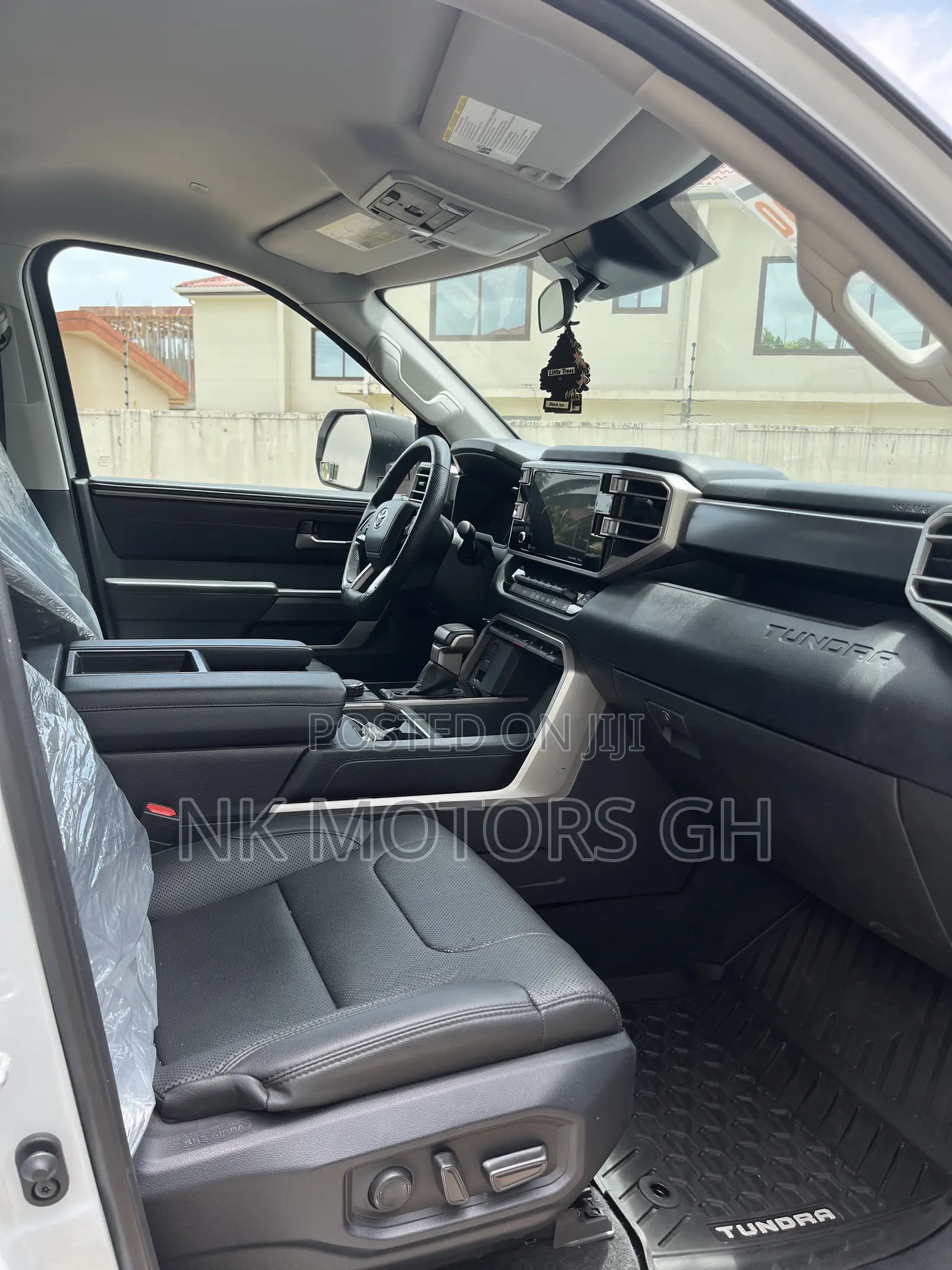 Toyota Tundra SR5 CrewMax 6.5' Bed 2024 White