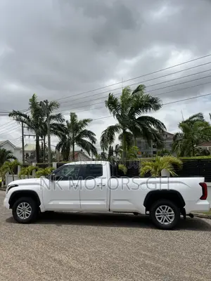 Toyota Tundra SR5 CrewMax 6.5' Bed 2024 White