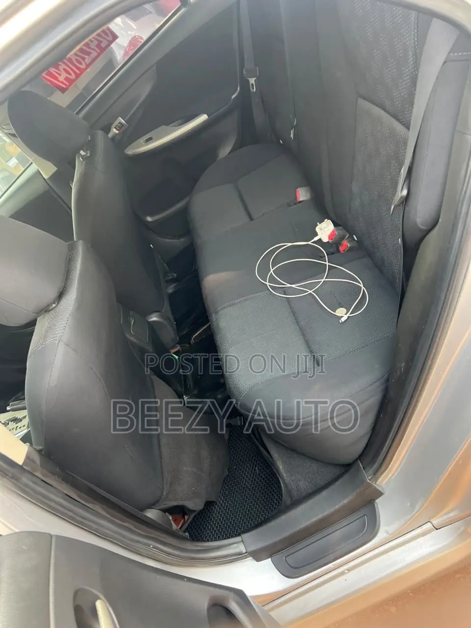 Toyota Corolla L 4dr Sedan (1.8L 4cyl 5M) 2013 Silver