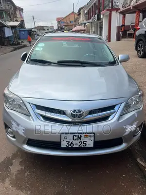 Toyota Corolla L 4dr Sedan (1.8L 4cyl 5M) 2013 Silver