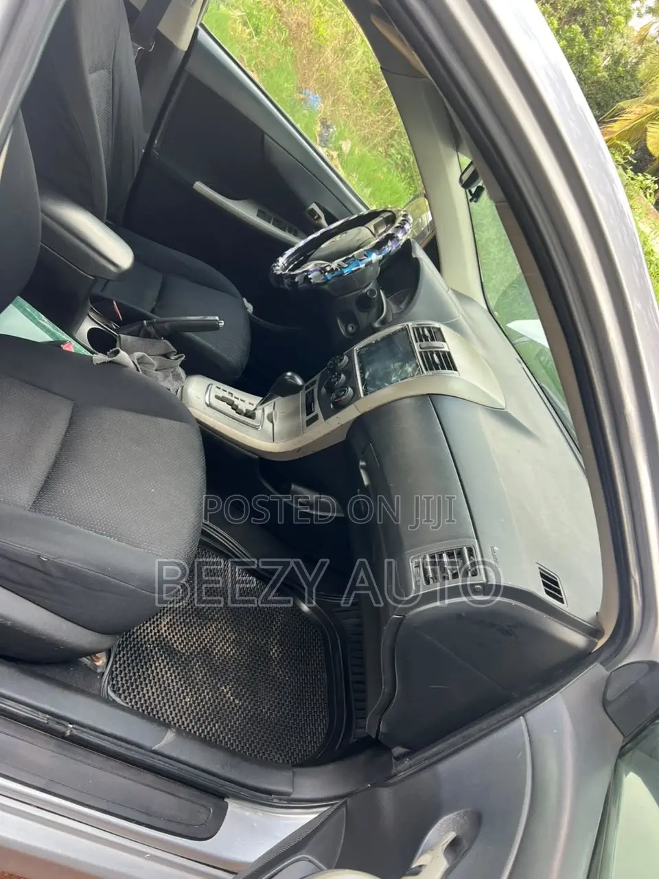 Toyota Corolla L 4dr Sedan (1.8L 4cyl 5M) 2013 Silver