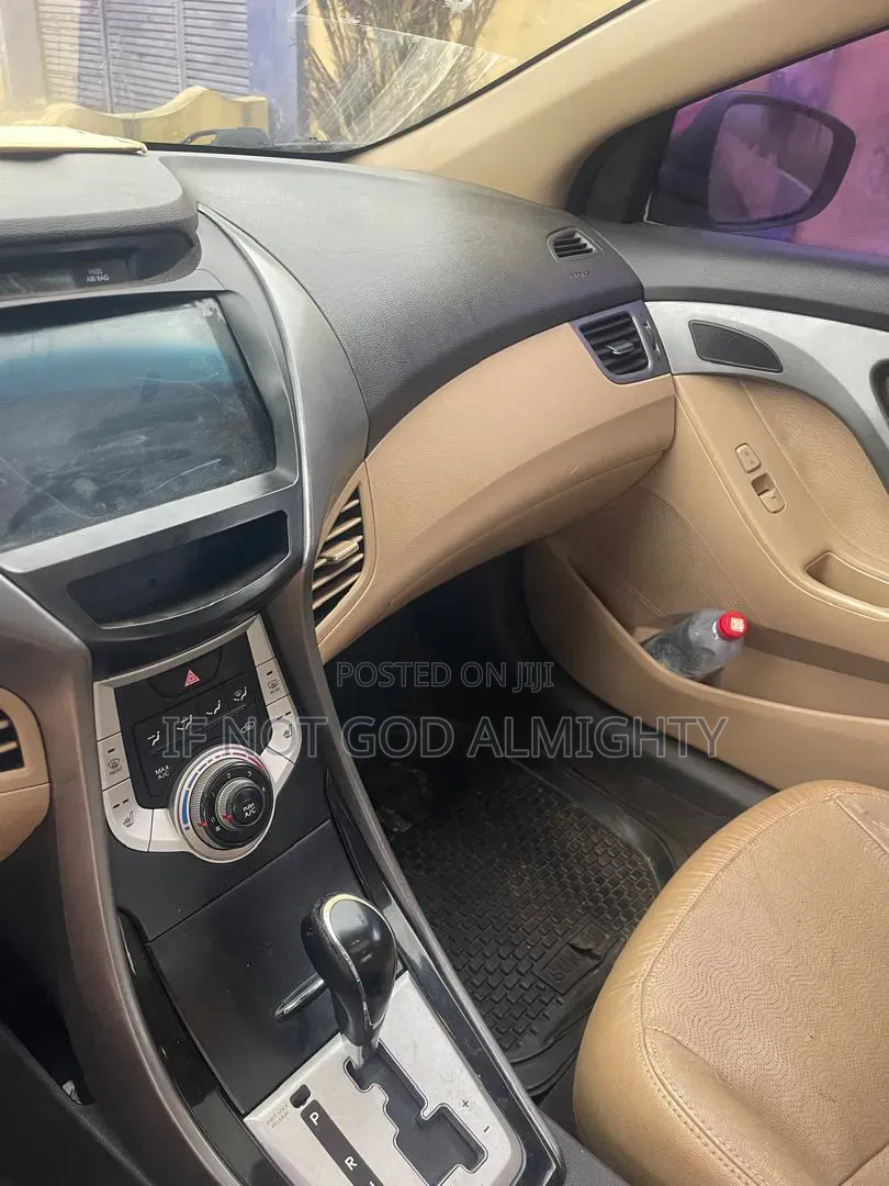 Hyundai Elantra 2013 Red
