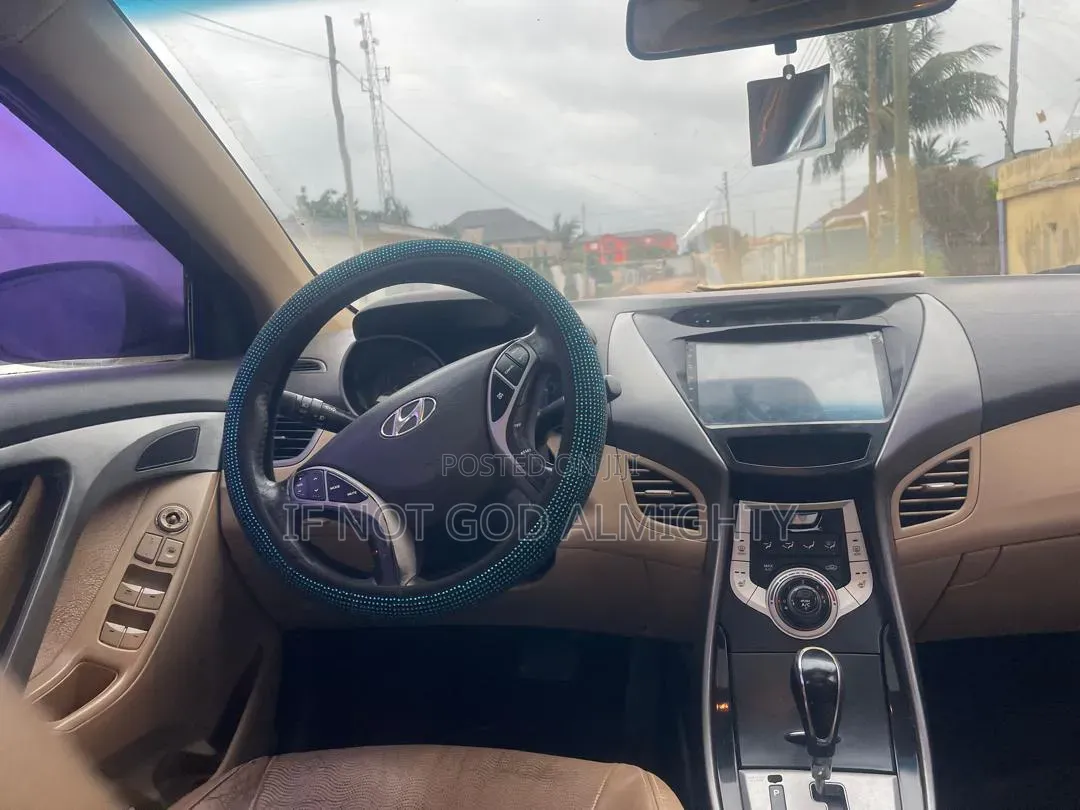 Hyundai Elantra 2013 Red