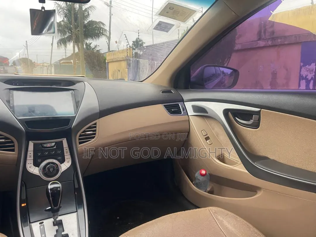Hyundai Elantra 2013 Red