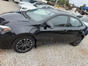 Toyota Corolla S 4dr Sedan (1.8L 4cyl CVT) 2016 Black