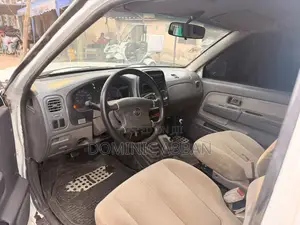 Nissan Hardbody 2014 White