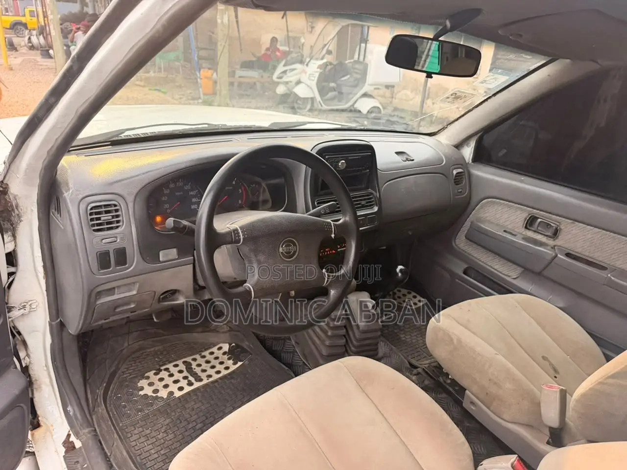 Nissan Hardbody 2014 White