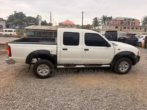 Nissan Hardbody 2014 White