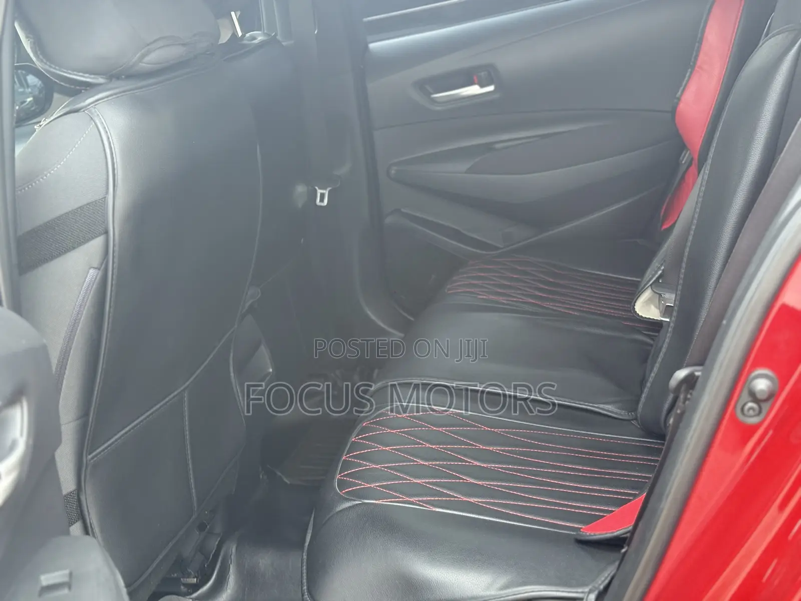 Toyota Corolla LE 2020 Red
