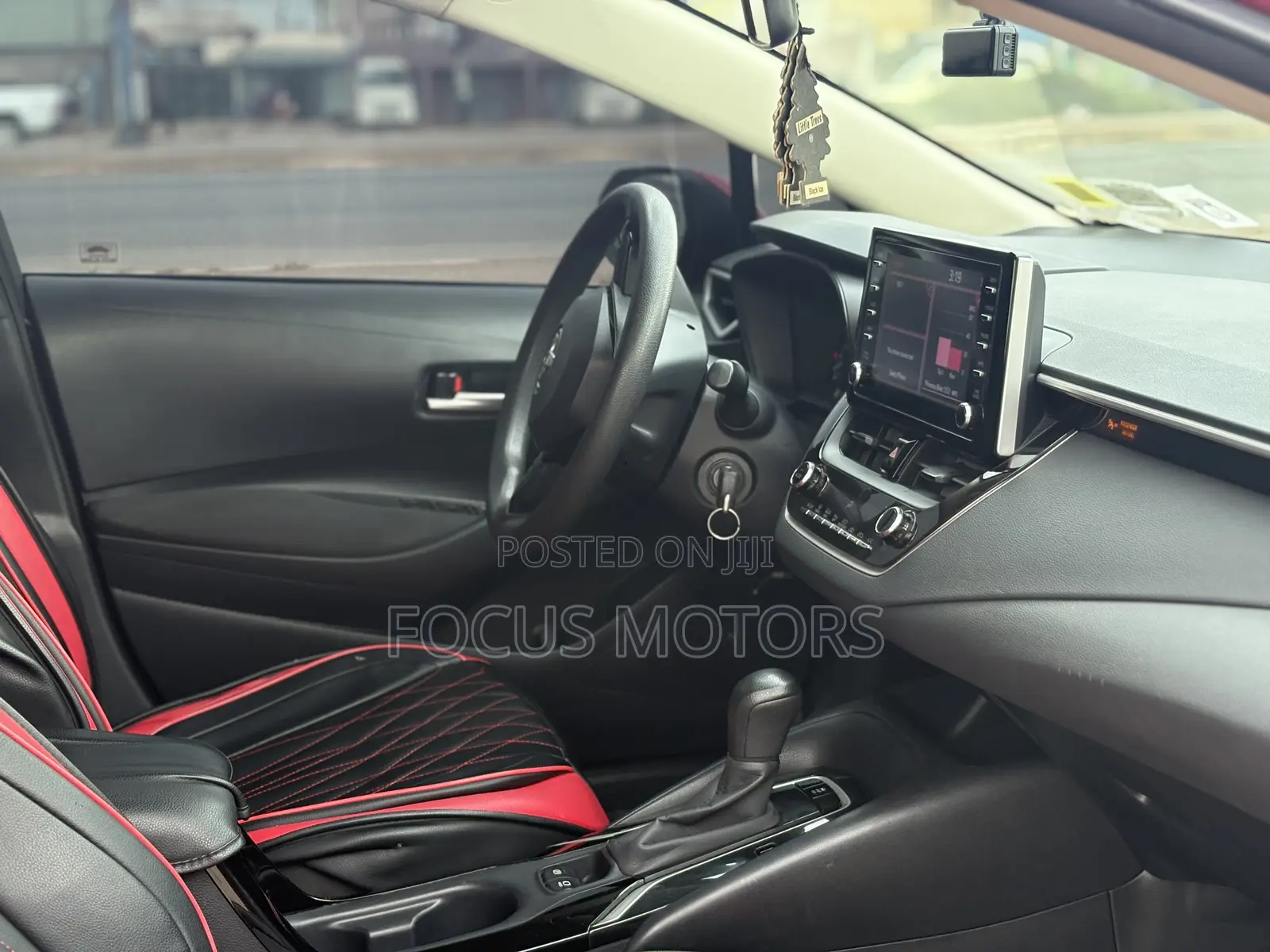 Toyota Corolla LE 2020 Red