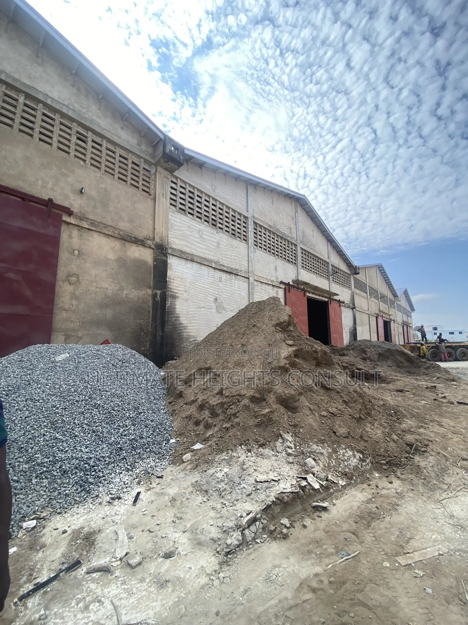 Warehouse 3000 Square Meters for Rent at Spintex