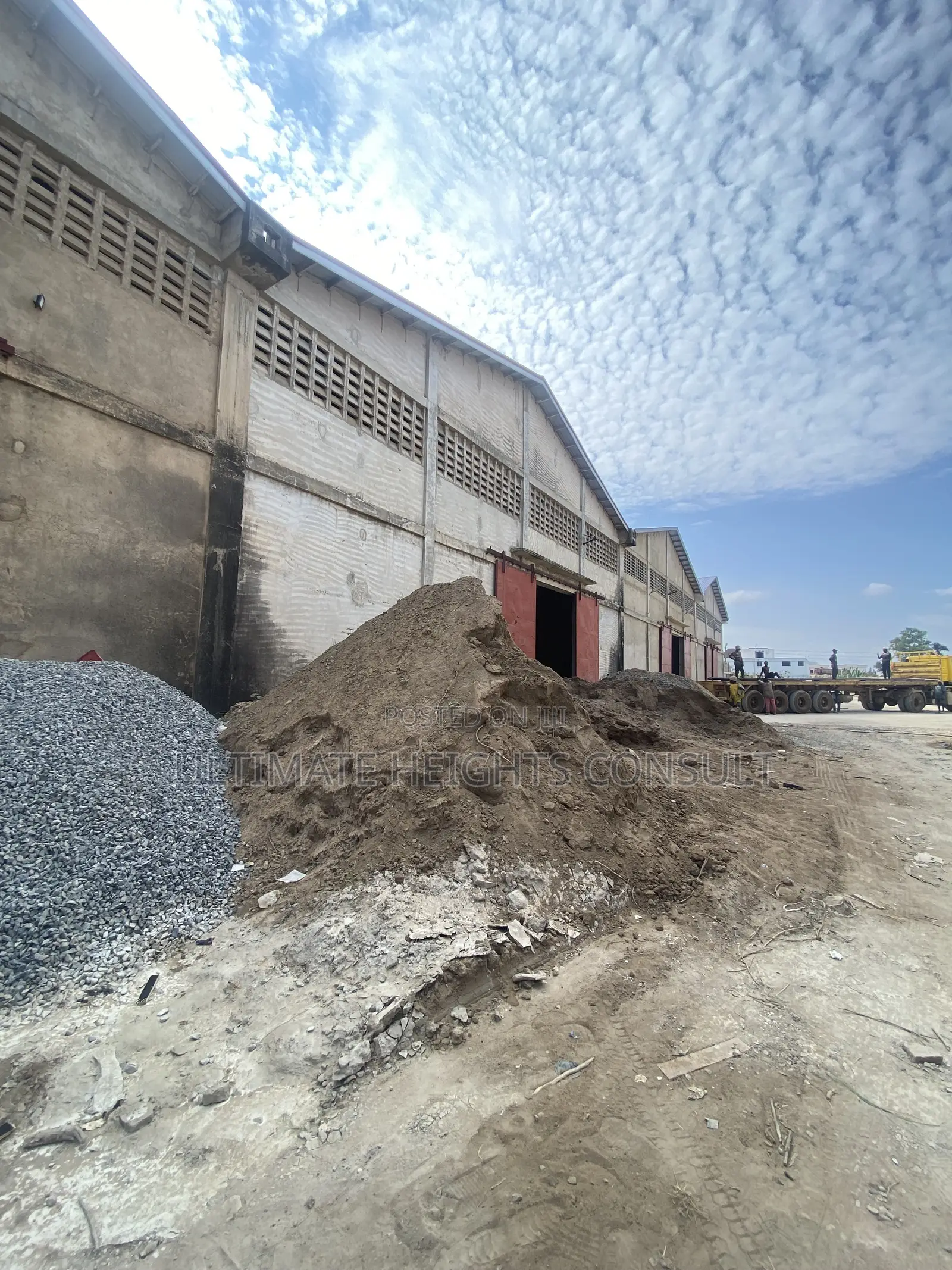 Warehouse 3000 Square Meters for Rent at Spintex