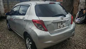 Toyota Vitz 2012 Silver