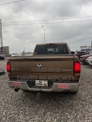 Dodge RAM 2013 Gold