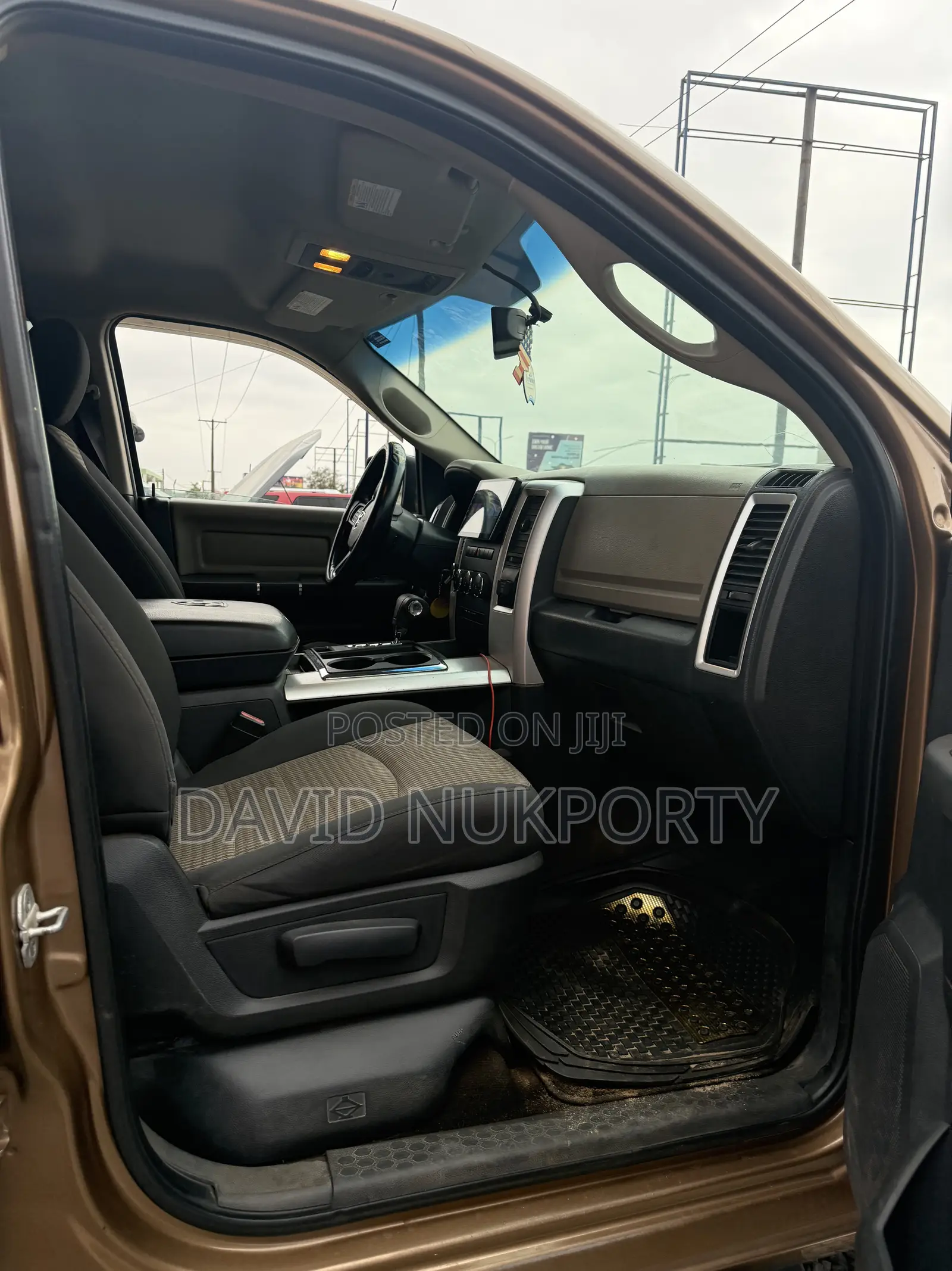 Dodge RAM 2013 Gold