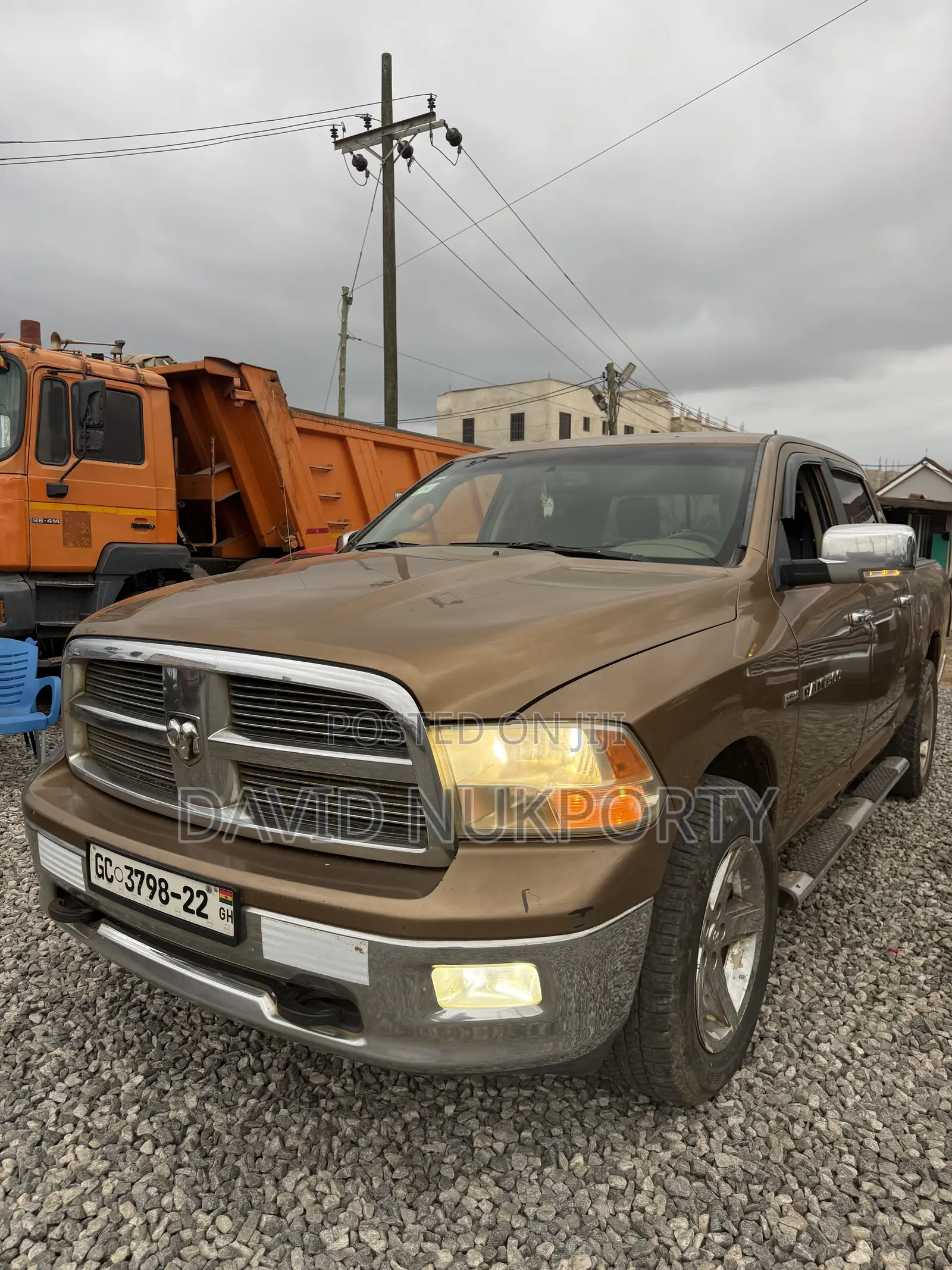 Dodge RAM 2013 Gold