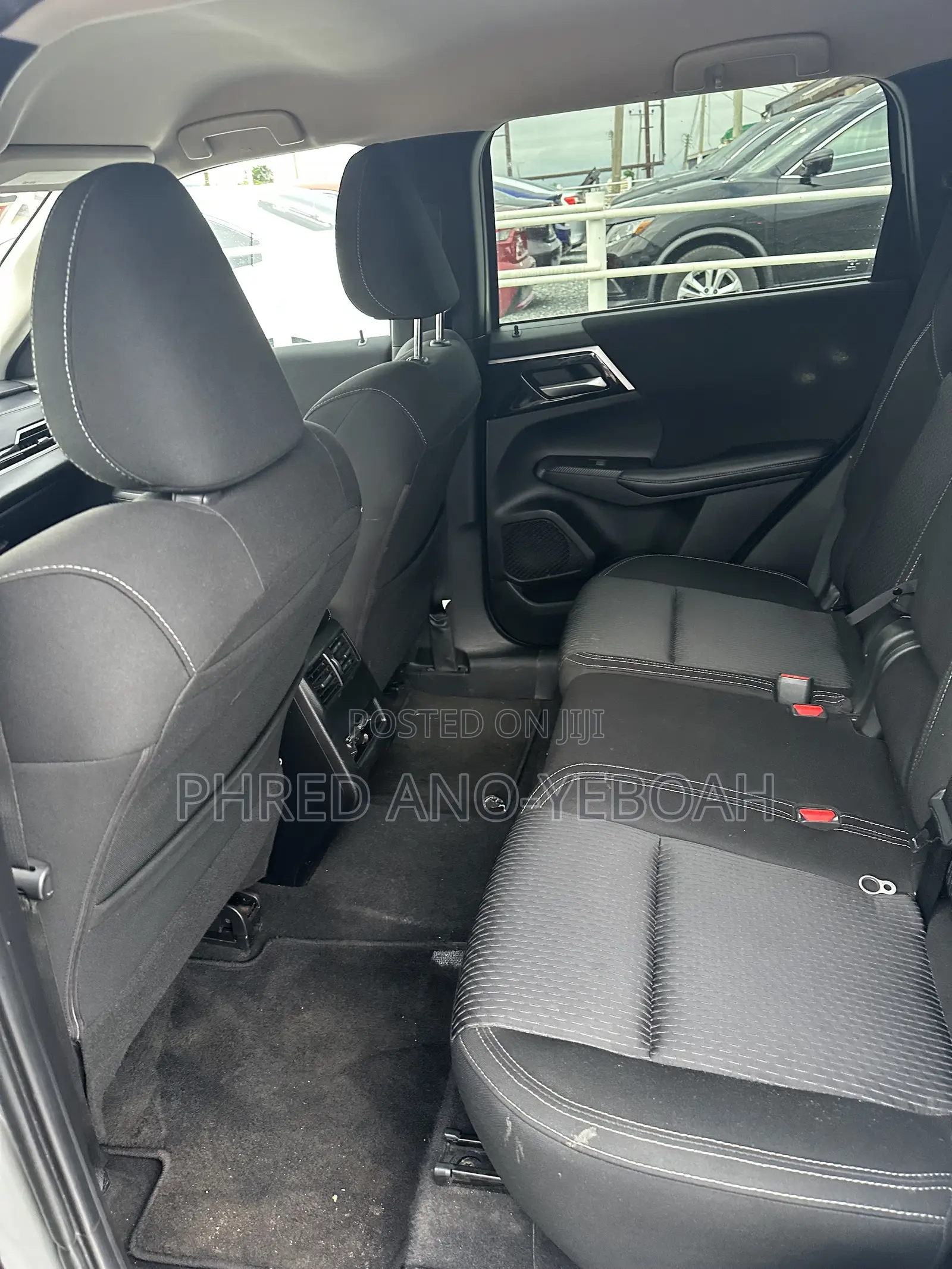 Mitsubishi Outlander SE 2022 Silver