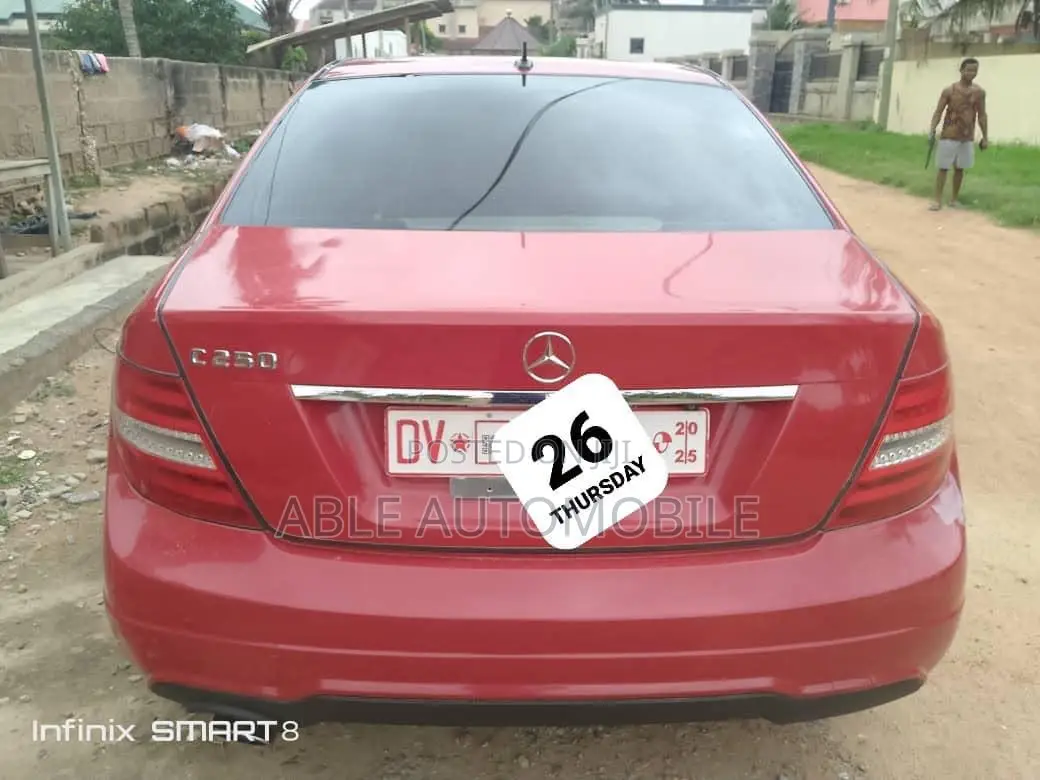 Mercedes-Benz C250 2014 Red