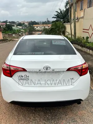 Toyota Corolla LE ECO w/Package 1 4dr Sedan (1.8L 4cyl CVT) 2017 White